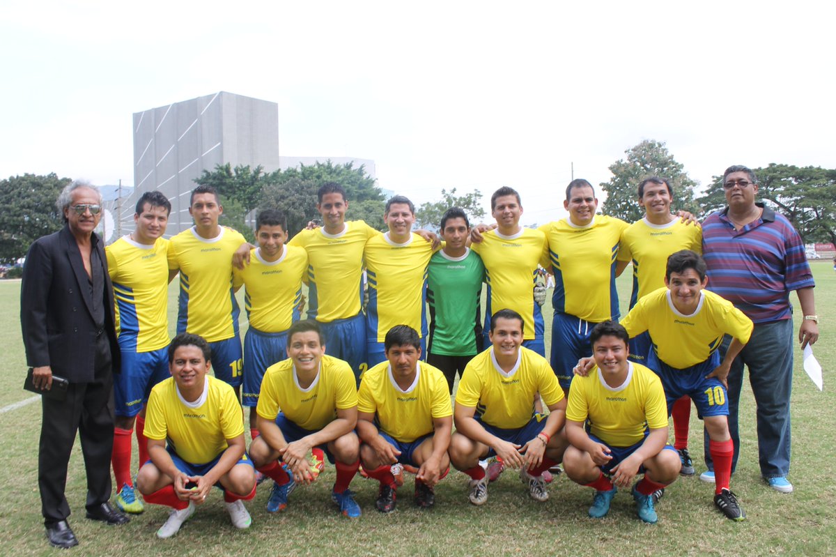 vmestanza59's tweet photo. Gratos recuerdos de diferentes actividades cumplidas por la agrupación Periodistas Deportivos Asociados con el respaldo de colegas y amigos. La unidad del periodismo deportivo guayaco si es posible... https://t.co/QQzvW7Oixd