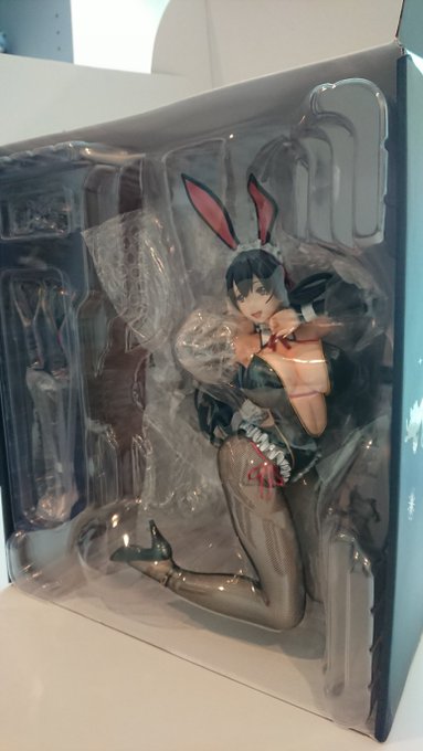 バニーの早良ちゃんフィギュアの完成品サンプルをいただいてきました。
スマホでその場で雑にとっちゃったんで伝わりづらいですが、実物は超かわいくしていただいていました!
ご購入いただいた方はお手元に届くまでもう少々だけお待ちください…! 