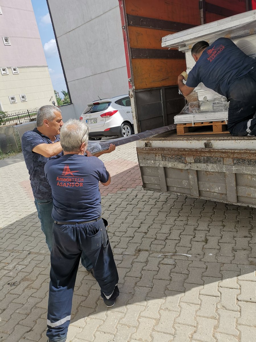 AmadaTECH's tweet photo. Türkiye' de Üretiyoruz Dünya ya Satıyoruz...
#Fransa #MonşarjAsansör Sevkiyatımız
#AmadaTECH #Asansör
#NewGenerationElevators
#France #dumbwaiter #montechargelift https://t.co/hDkpbxNke9