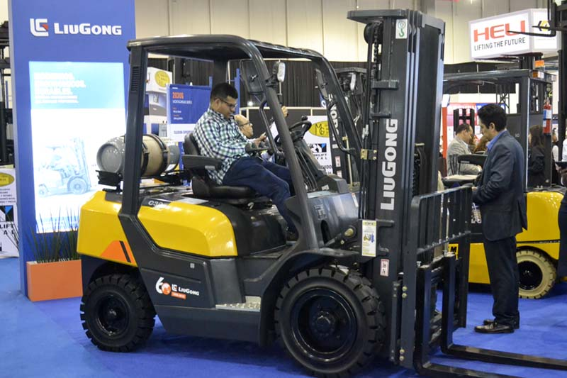 NacionTransporT's tweet photo. Más de 350 #empresas participan en #ExpoCarga2019
#ExpoCarga @ExpoCarga #ComercioExterior #Logistica #Negocios #importadores #exportadores #transportistas #Welovecargo @SE_mx #SE @UPSMexico #UPSMexico @NacionTransporT #NaciónTransporte https://t.co/CzrKLJ06vX https://t.co/8ZQXflUxQx