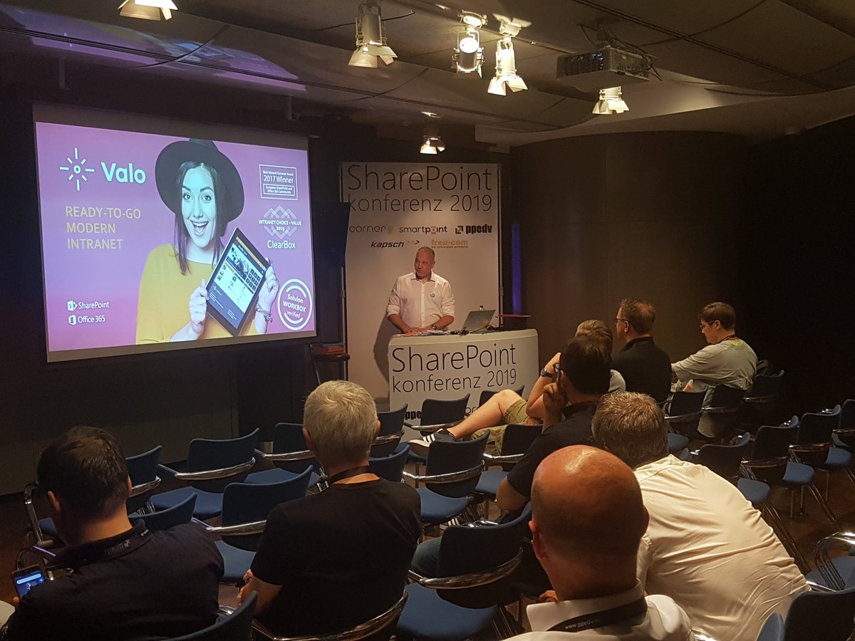 dandelionest's tweet image. People falling in love with @valointranet in #SPKonfAT . Alexander Schweighofer aus unser Partner @solvion präsentiert unser Produkt.