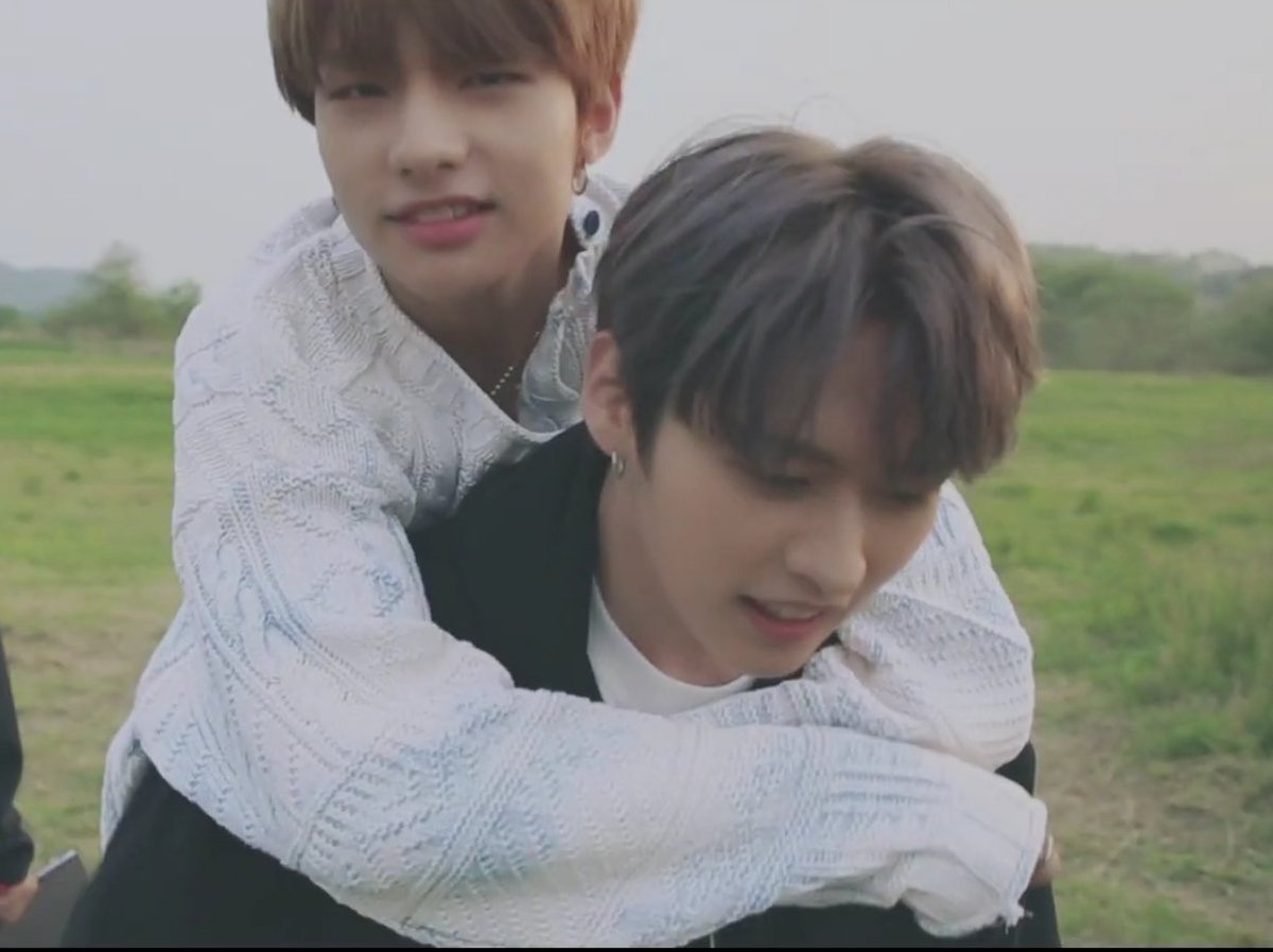 хенджин и феликс. Hyunho совмы. Hyunho фанфик. хёнджин stray kids арт. хёнхо фф.