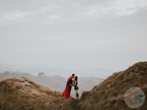 ErikaToh's tweet photo. Better late than never; Our Superman &amp; Wonder Woman-Inspired Engagement Photoshoot in New Zealand ➡️ https://t.co/svJjIwqeFe @GalGadot 💪🤟😘 https://t.co/xkYIQBPfo1