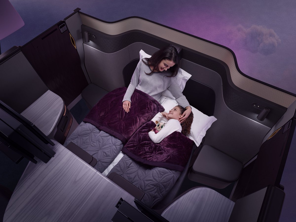 Qatar Airways The Qatar Airways Qsuite Is The World S Best Business Class Seat Offering You A Fully Lie Flat Bed In Suite Accent Lighting Along With Generous Storage Spaces Setting The Highest