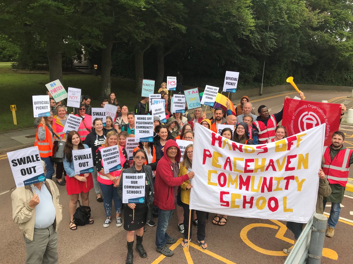 SouthEastNEU's tweet photo. Why won't @EastSussexCC listen? Parents, teachers and the wider community don't want the school turned over to an academy chain. Simples! So we went to County Hall! https://t.co/JPQEVigNwg @NEUnion @cyclingkev @SaveSchoolsUK @antiacademies https://t.co/u6xERnVGfX