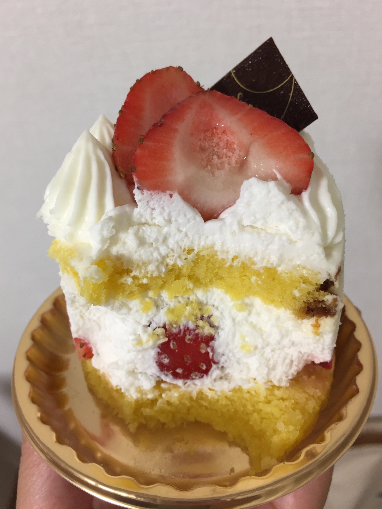 ぽぽ子 カステラの福砂屋と西鉄グランドホテルがコラボしたケーキが本気で美味しいので福岡近辺の方は一度食べてほしい ちょいお高いけど絶対満足するから 天神の西鉄グランドホテルで買えます カフェ利用がよければ赤坂の福砂屋で T Co