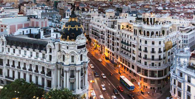Cabify negocia con distintas cooperativas del taxi para aliarse en Madrid y Barcelona >> bit.ly/2XetdOo (via <a href="/elEconomistaes/">elEconomista.es</a> )