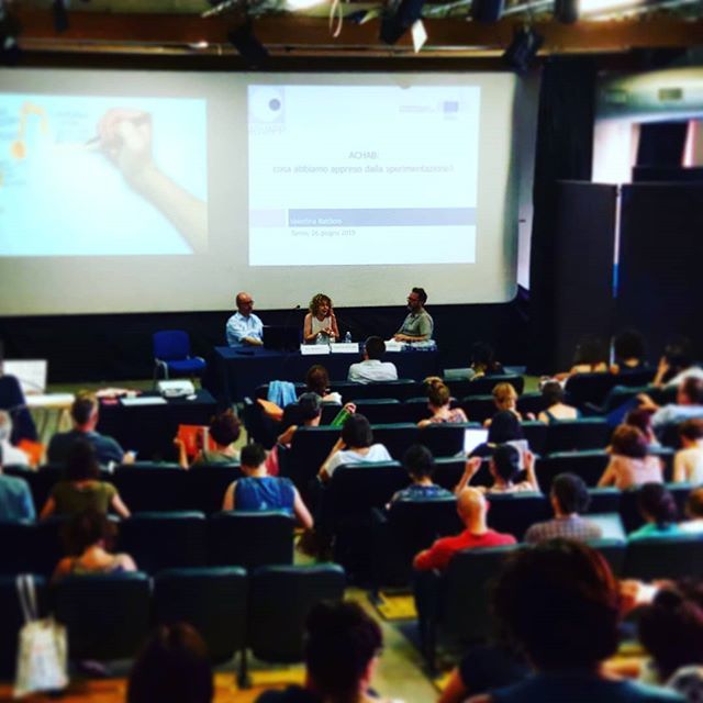 CaseQuartiereTo's tweet photo. William Revello di Ufficio Pio e Valentina Battiloro di ASVAPP raccontano la sperimentazione della Valutazione Controfattuale: come superare il pregiudizio del Gruppo di Controllo? L’esperienza dei Percorsi ACHAB per incrementare il numero di giovani isc… https://t.co/AECUuZz9LE https://t.co/KlNxR5PAaP