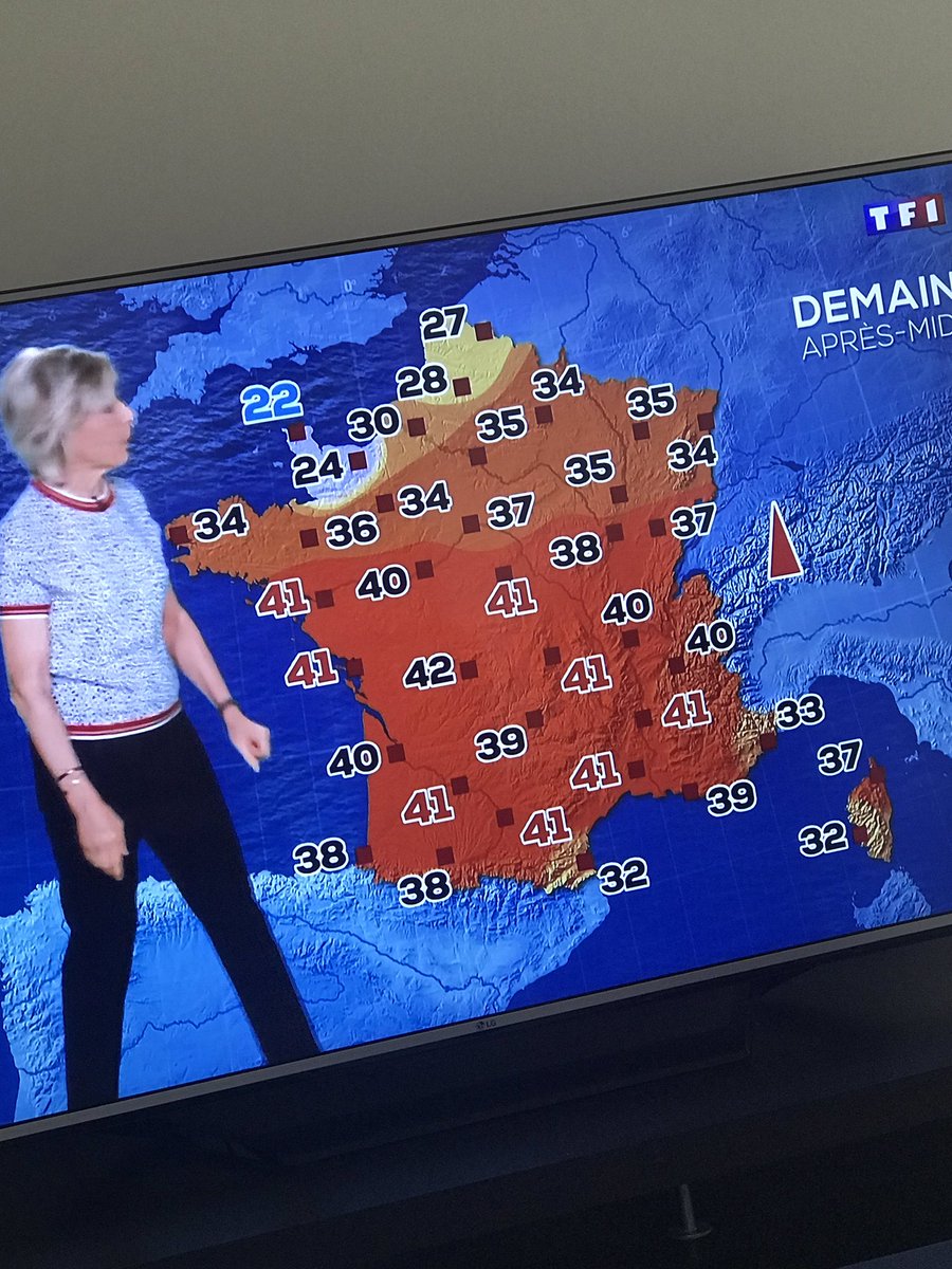 SwitchCP95's tweet photo. You’re welcome #canicule2019 #teamcotentin https://t.co/8Pu5e2ybww