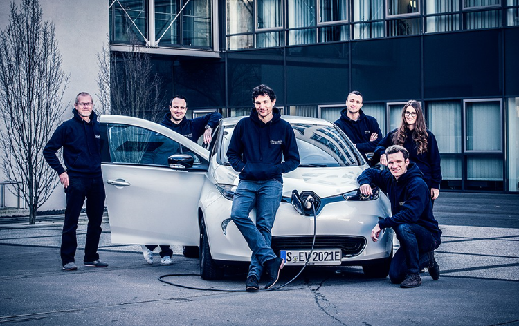 mahleaftermark2's tweet photo. Meet the Charge Big Team

Dr. Walter Krepulat, Sebastian Ewert, Raphael Höll, Max Gerstadt, Nicole Heinrich and Leonid Berngardt.

You can find out more about them and how the intelligent charging system works in the latest edition of MPULSE: https://t.co/Vfvb2fQ0iC

#MAHLE https://t.co/MxBre2yDcF