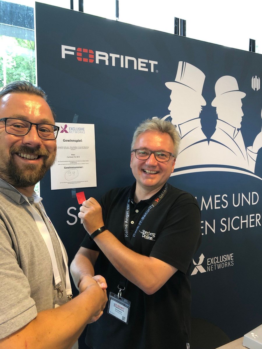 EXN_DE's tweet photo. Auch beim zweiten Stopp der IT-Security Conference 2019 herrschte wieder reges Treiben an unserem Stand und die Lostrommel füllte sich im Handumdrehen. Wir freuen uns mit Dirk Zurawski von @OberbergOnline über den Gewinn einer Fortinet FG-30 E 🎉! #itseccon https://t.co/QKmIpxUZFY