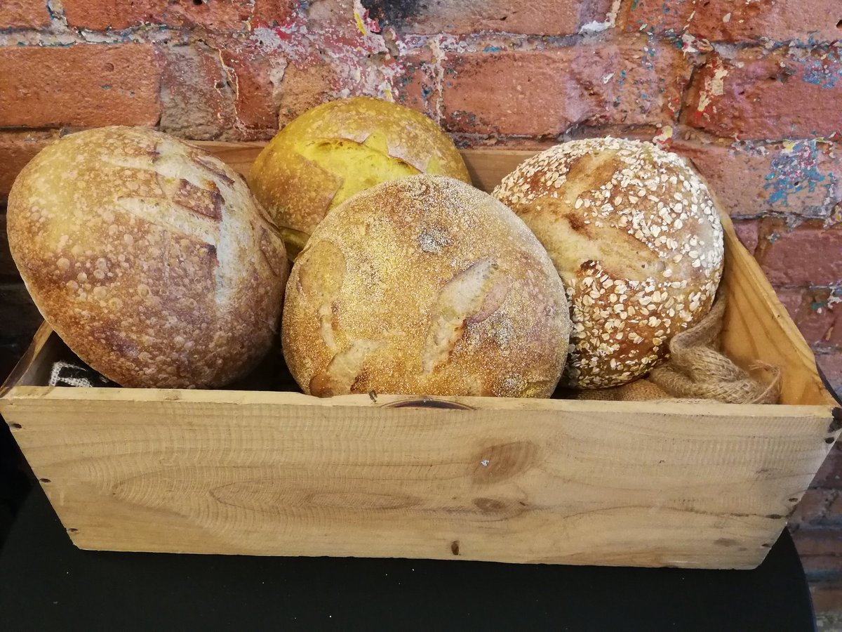 leicestercoffee's tweet photo. @bisbrooke_artisans bread has arrived and on sale here.
#tumericandfennel
#villagesourdough https://t.co/2A2f7bwKip