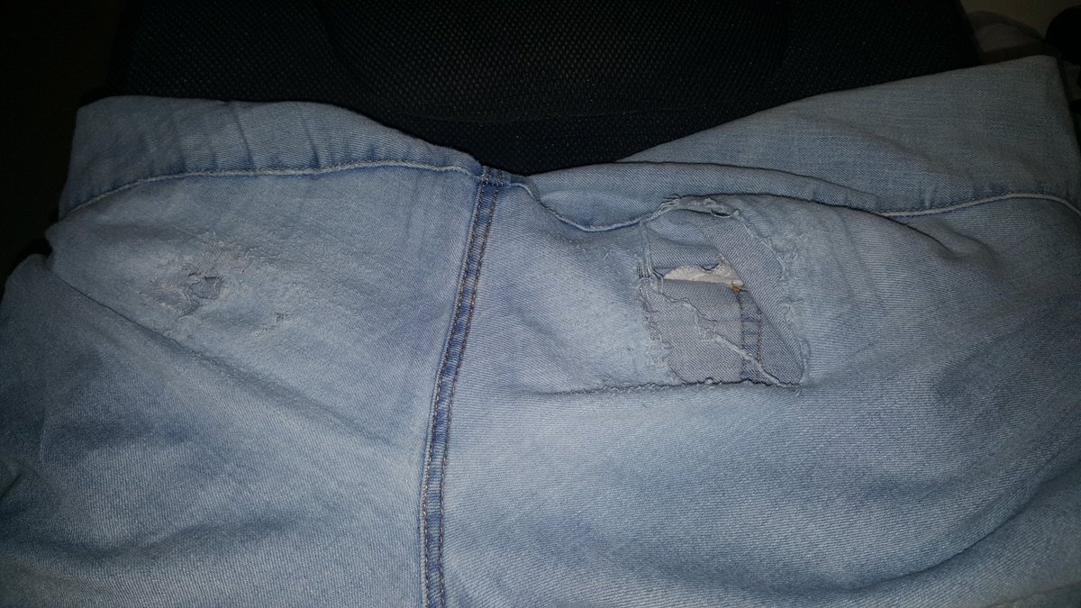 TaiyouKitsune's tweet image. Did my first mile walk in a long time (so used to my recumbent bike). I couldn't find my shirts, so I just wore my pants..
 Well apparently they did NOT like all the hills and my thick thighs.
#spnfit #selflove