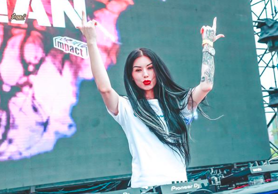 This month`s episode of `BASS HOUSEMAFIA` podcast by Dj Milligan is out on SoundCloud channel!!
djanetop.com/news/this-mont…
 
Show your support to Dj Milligan based in China vote now at djanetop.com to get TOP 100Djanetop 2019!
djanetop.com/djanes/milliga…