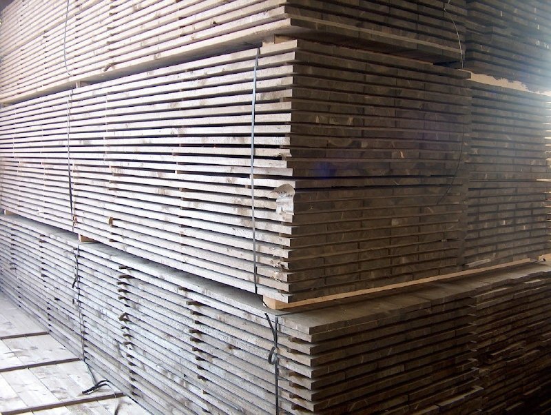 Jij bent deze zomer van plan te #klussen? Wij hebben steigerhout B kwaliteit in de aanbieding voor €2 per meter! bit.ly/2RK6Fix