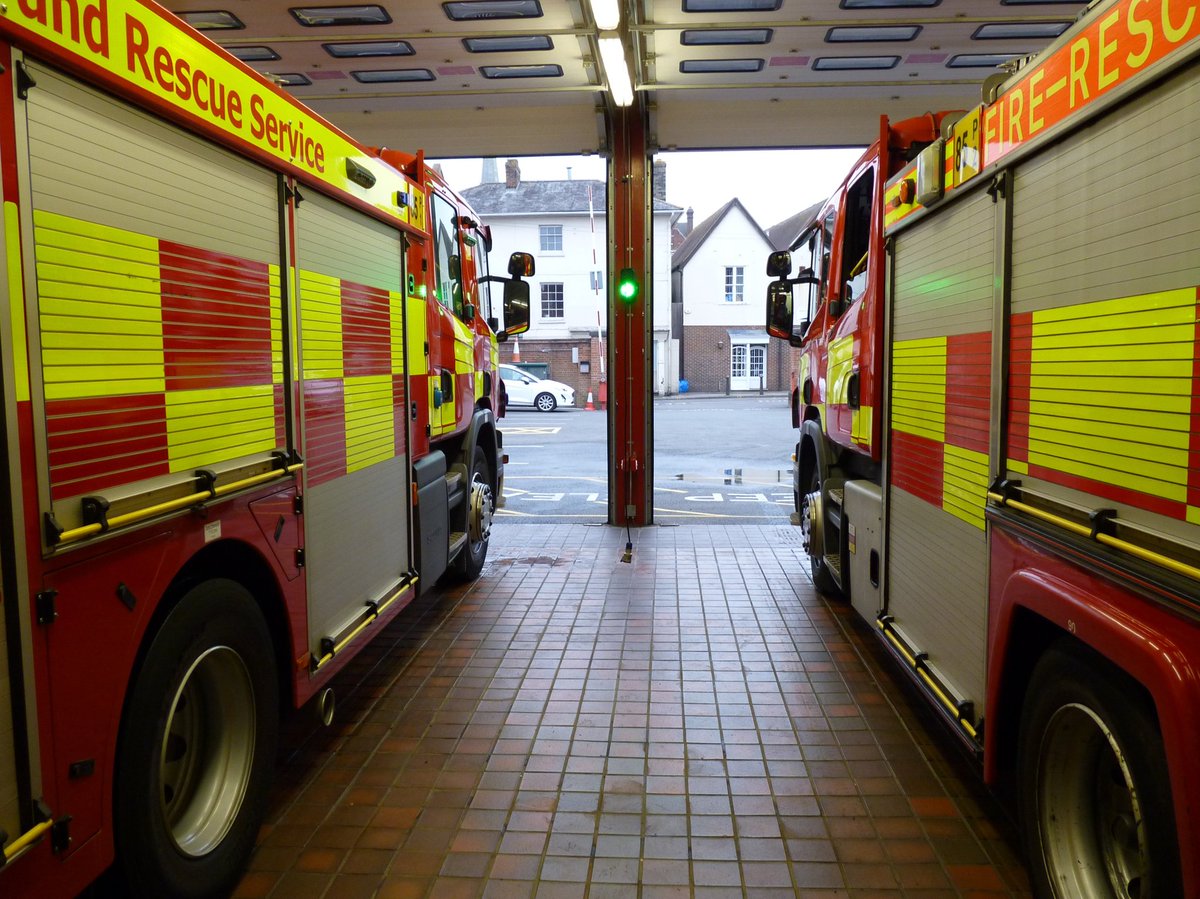 ckidman85's tweet photo. With a spare on station I couldn't resist getting a few pics #ECFRS #Essex #SaffronWalden #85P1 #85P2 #TeamScania https://t.co/SRI5aELMKy