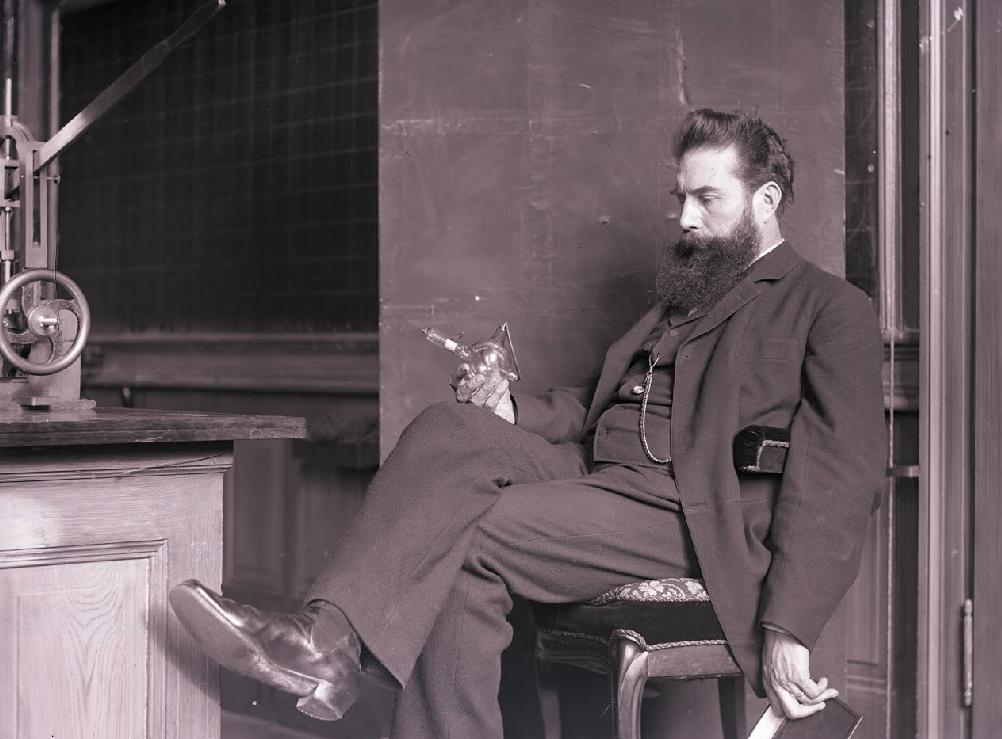 myESR's tweet photo. A fascinating #photograph of Wilhelm Conrad Röntgen holding an #Xray tube in  his laboratory in 1896. 📷 #radiology

(Image courtesy of the German Röntgen Museum) https://t.co/5wg13uRjrY