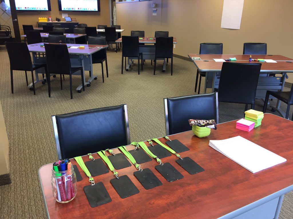 H_C_MD1's tweet photo. Getting ready to Jam! #DesignJamDay #CRAservice #ServiceDesign https://t.co/5k87CTYszA