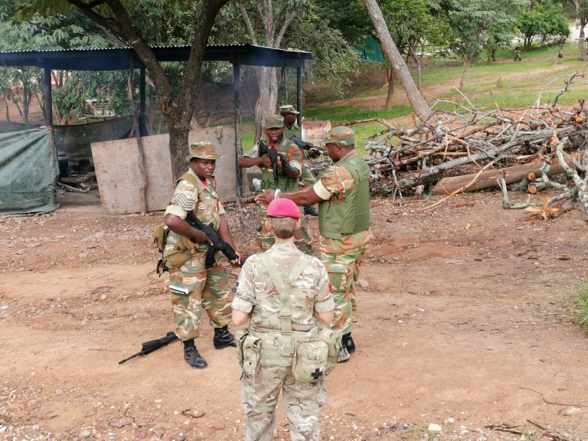 1RegtRMP's tweet photo. The #1RMPStudyDay continues with Sgt Lewis and Cpl Jepson briefing #TeamOne on their recent #DefenseEngagment deployments. #ReadyForOPS #ReferenceRegiment #CPD @CO1RMP @KirstyLewis19 @BeccaArcher110 @TomBlackmore150 @1MPBrigade https://t.co/nkb0hBTNrD