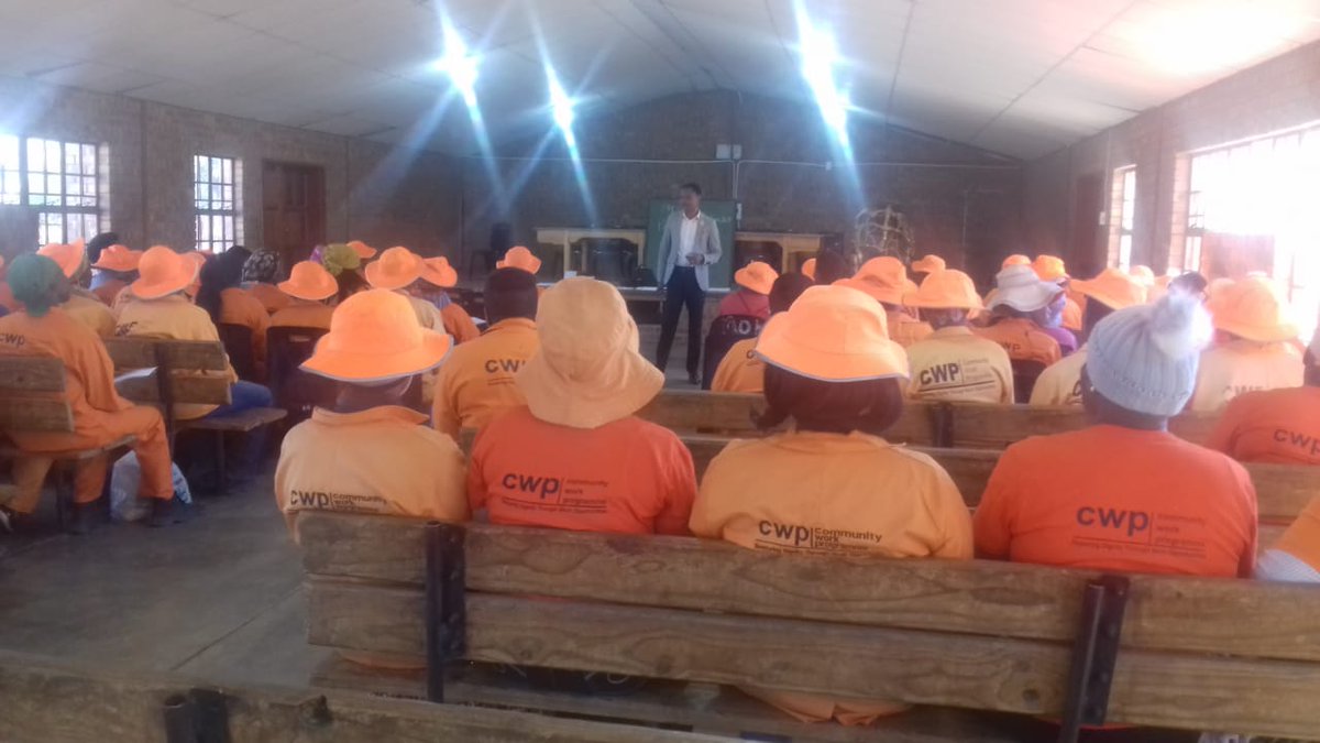 Patrick Mashilo trained the Mind My Money financial literacy programme to the CWP employees in Moletjie Moshate, Polokwane 🙂👏🏽

#financialeducation 
#financialliteracy 
#financialfreedom
#saving
