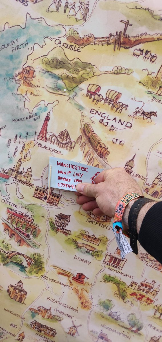 Looking for a lift to Manchester. #GlastonburyFestival