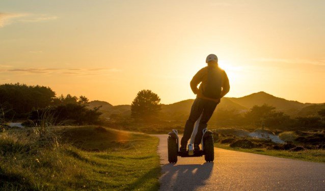 Op de Segway door de Schoorlse Duinen SCHOORL Niet wandelend, hardlopend of fietsend de Schoorlse Duinen beleven, maar rollend op de Segway X2! Dat kan elke eerste zondag van de maand tot en met oktober van 10.15 tot... twib.in/l/zKkx4KjEAqqr via <a href="/Duinstreek/">DeDuinstreek.nl</a>
