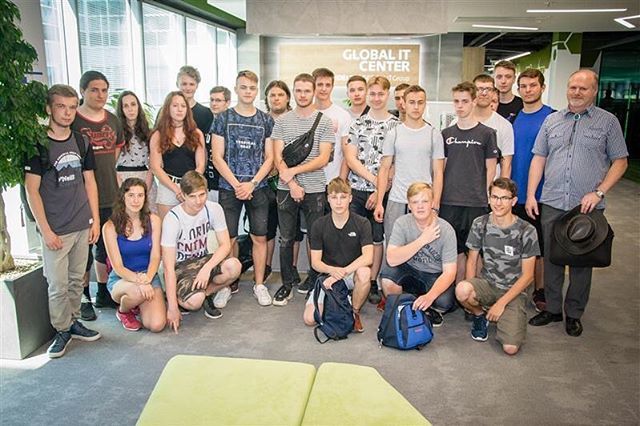gitcbrno's tweet image. IT students from Olomoucká secondary school came to Global IT Center to see our Operations Center. They got practical lectures about application hosting and cisco networks which they will learn about in the next years of their studies. #visitors #student… ift.tt/2X9zE4X