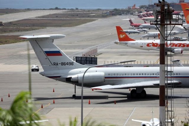 NNPaleras's tweet photo. #Internacional | De acuerdo con información de la agencia noticiosa #Interfax y citando al viceministro ruso de Relaciones Exteriores, #SergeiRyabkov, el avión de la fuerza aérea que llegó a #Venezuela proveerá de servicios al personal militar ruso:👇⬇️
  https://t.co/6Ayc9WeNfK https://t.co/0ICccUM9yY