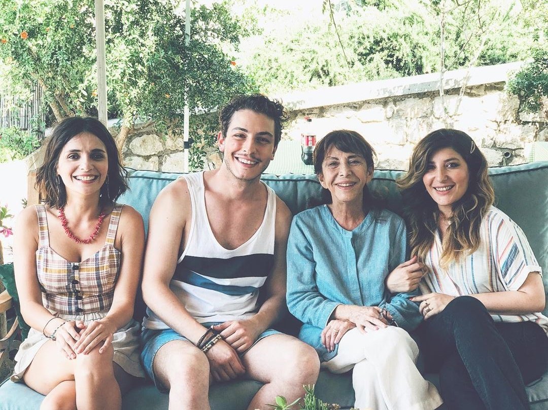 EyleminFulari's tweet photo. Ne güzel bir haber bu, kadro da çok güzel 😍

#MeriçAral https://t.co/yMgjQHa5ED