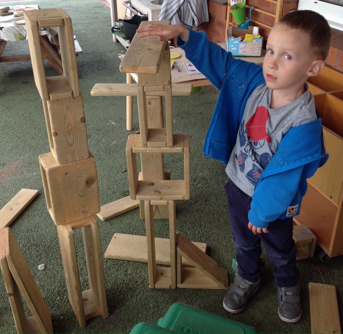 NRB_LPS's tweet photo. Imaginative play indoors and outdoors, developing language through shared experiences and constructing with wooden shapes. #LPSeyfs #kuw https://t.co/lwFpndopUM