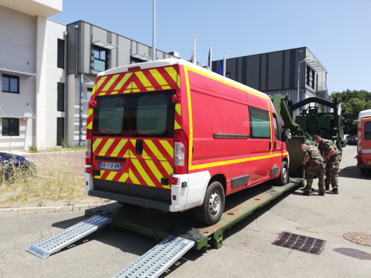 sis_2b's tweet photo. Le @sdis2b a le plaisir de cèder gracieusement un #CCFM à la #RéserveCommunale d'Oletta et un #VSAB au @2REPOfficiel de Calvi pour une #SecondeVie de ces véhicules 🚒 Remise des engins par notre Prsdt @GuyArmanet à Mr le Maire JP Leccia, et à l'AJ-C Adao Da Silva #Partenariat 👍 https://t.co/3AH4bt7Yt5