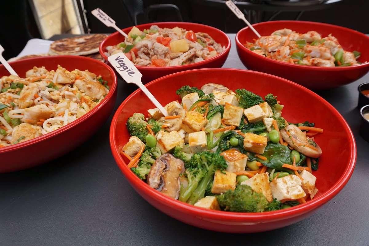 flattopgrill's tweet photo. Lunch bowls start at just $9.99 every day before 4pm!

What recipe will you make next?

#EndlessPossibilities #FTGFresh https://t.co/pLvqw4eVpK