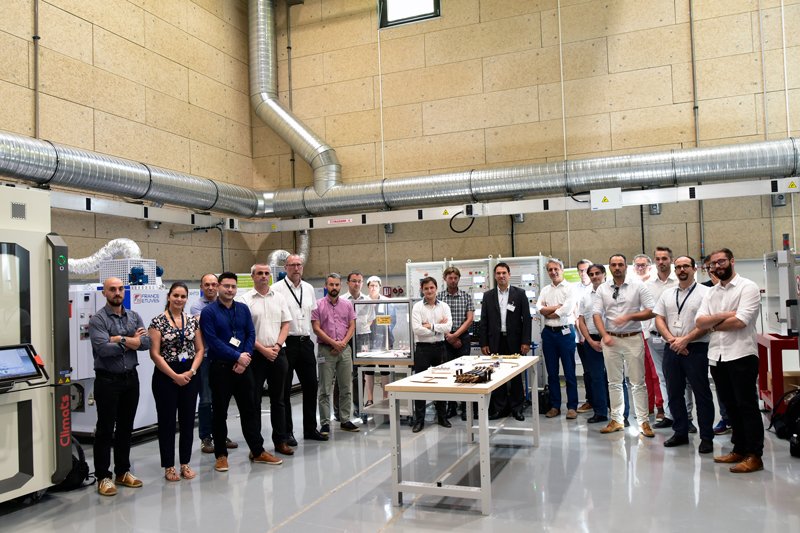 irtSaintEx's tweet image. [#HIGHVOLT] 3ème #COPIL du projet #HIGHVOLT rassemblant les membres qui ont pu découvrir à cette occasion le nouveau laboratoire de caractérisation de vieillissement de l' @irtSaintEx opérationnel depuis le 24 juin ! 
Merci à nos Membres !