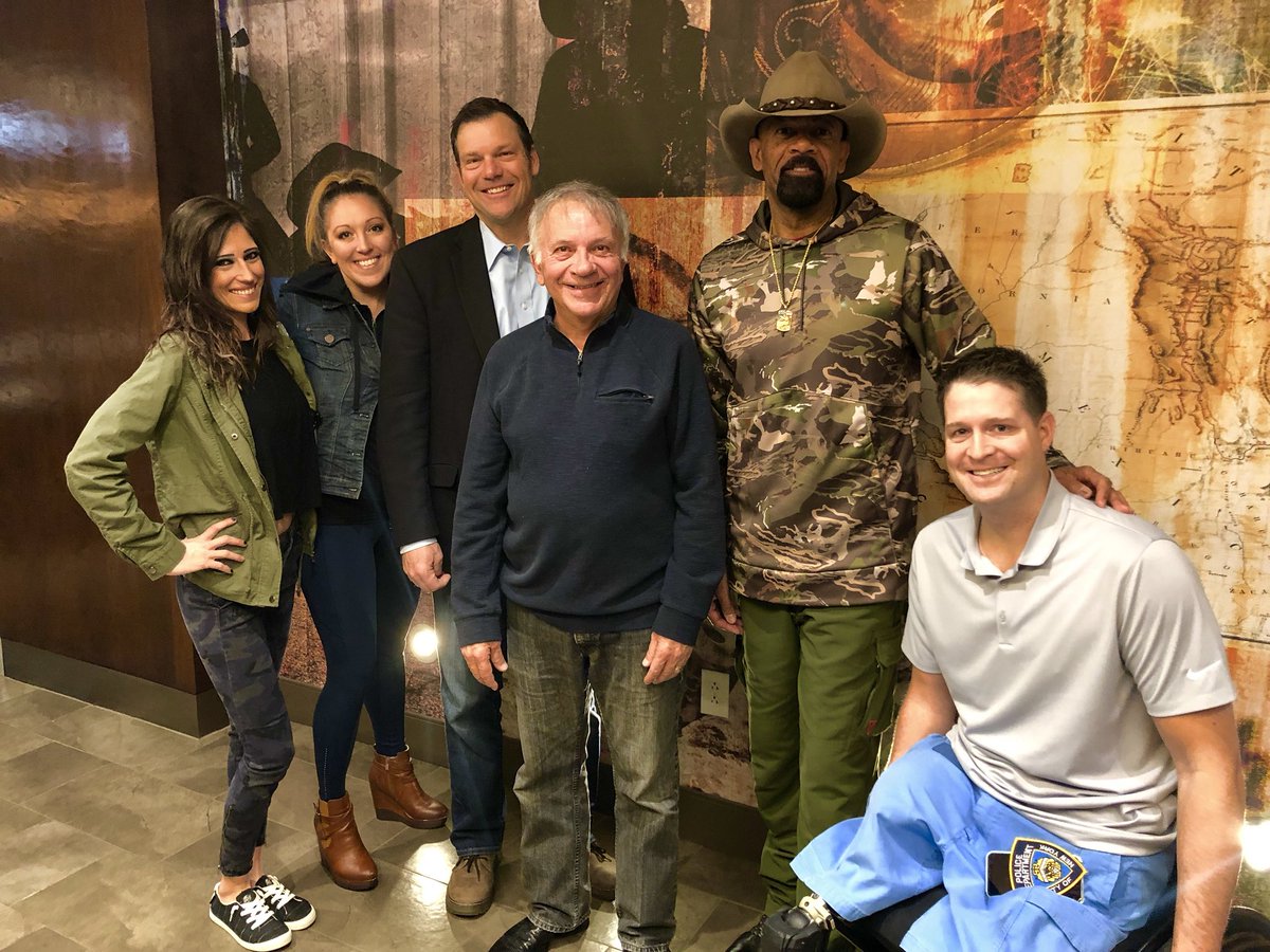 JenLawrence21's tweet photo. Good Morning #patriots! ☀️ Here is a memory from the first meeting of the WBTW team in #mcallentx! @brian_kolfage @lukegroundfloor 🇺🇸Today is the last day of the @webuildthewall #wallathon! 6pm - 12am est ! For more info Webuildthewall on Facebook or at https://t.co/8x59O9wCfX https://t.co/FAIopCIab0