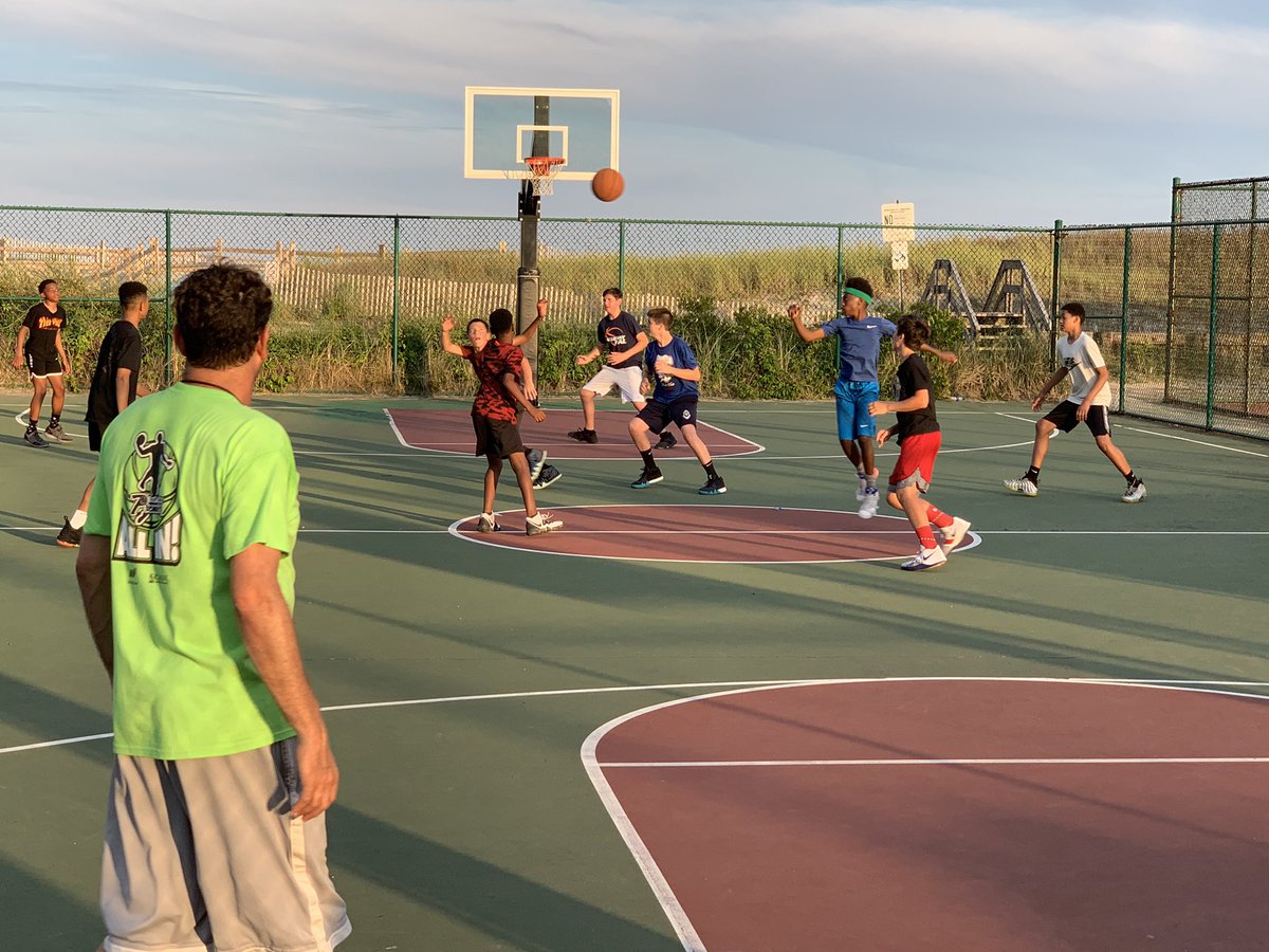 MediaComa's tweet photo. Watching SJ Premiere Basketball practice in Longport. https://t.co/oQJ60ertCE
