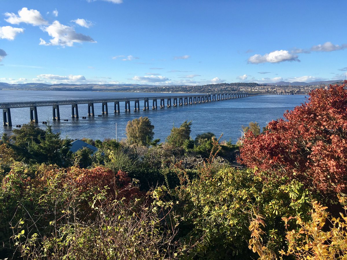 Geog_UoD's tweet photo. Delighted that we have attained Royal Geographical Society (with IBG) @RGS_IBG accreditation for our BSc/MA Geography and joint honours Geography-Environmental Science degrees. Another reason to #ChooseGeography @dundeeuni ! #geography #dundee https://t.co/nfRZazylxa