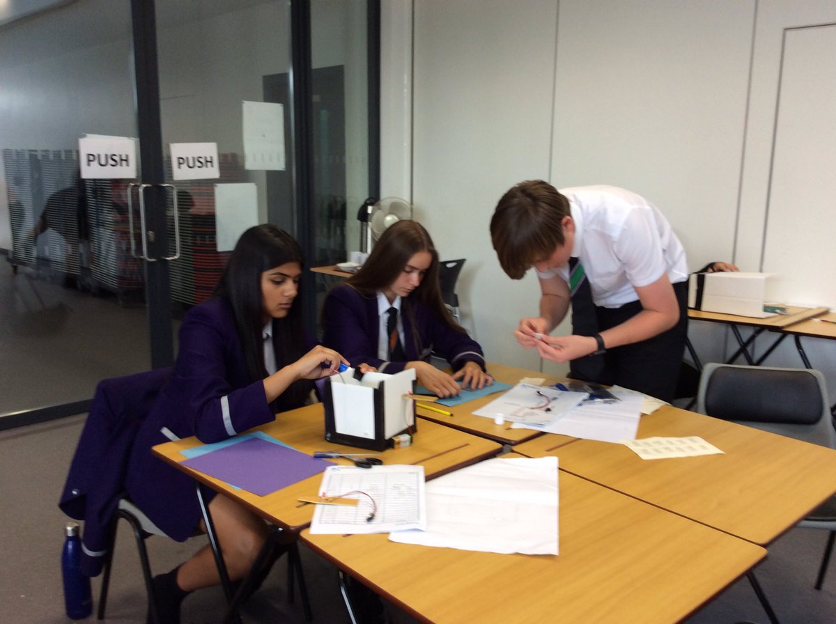 sthildaschem's tweet photo. STEM day @ St Hilda’s #STEMday #science https://t.co/hflfiH4NE7