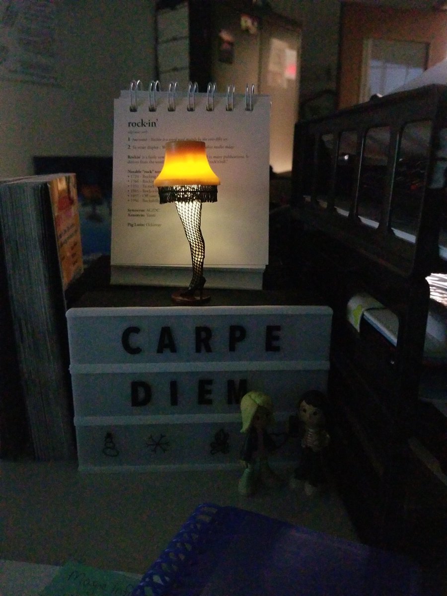 wicca7Dawn's tweet image. #workdeskvibes #alittleleg #carpediem #almostmybirthday #18days #agifttomyself