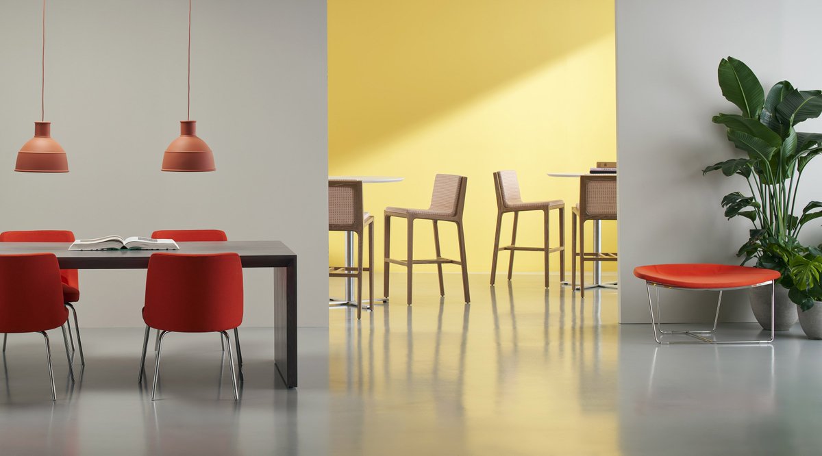 CumberlandFurni's tweet image. Student success relies heavily on the ability to concentrate as well as connect with others as needed. Informal learning spaces, as this setting depicts, should offer equal parts comfort, function, and inspiration.

#cumberlandfurniture