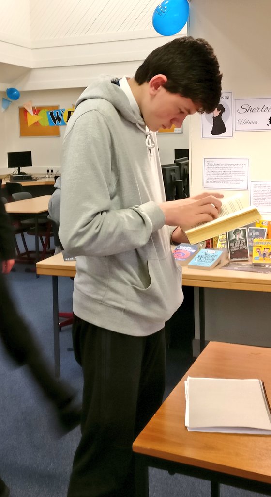 Knightswood School Library tweet media