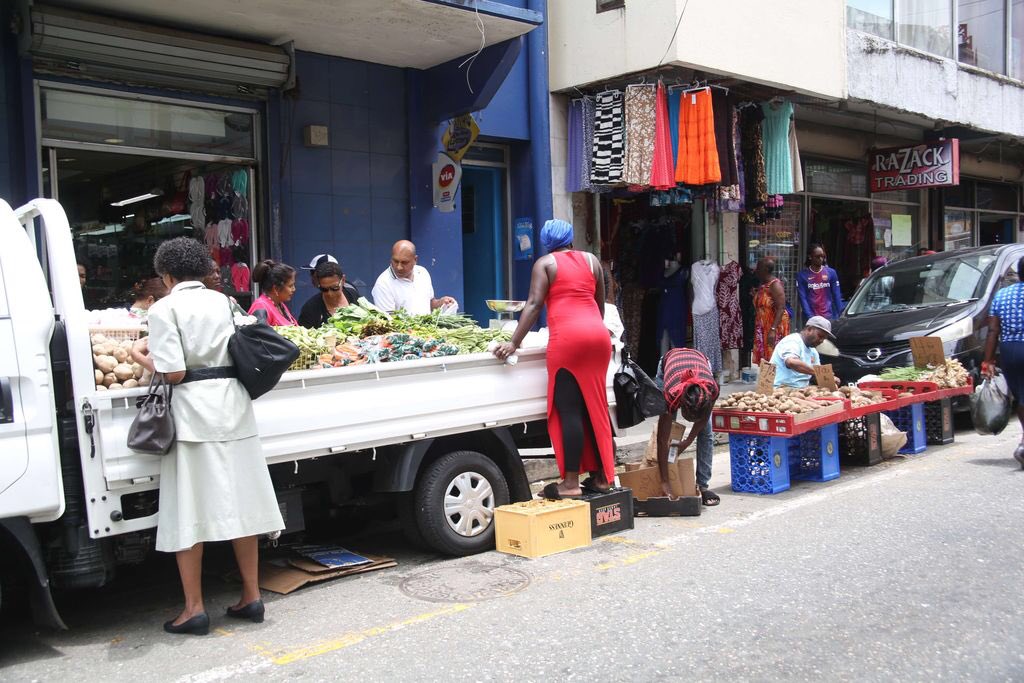 POS_Corp's tweet photo. Cur­rent­ly, on­ly those ven­dors along Char­lotte Street are le­git­i­mate. As it stands vend­ing is con­sid­ered to be il­le­gal and in or­der to be le­git­imised they need­ed to be reg­is­tered with the city.

2/3 https://t.co/DEAjgA7bvN