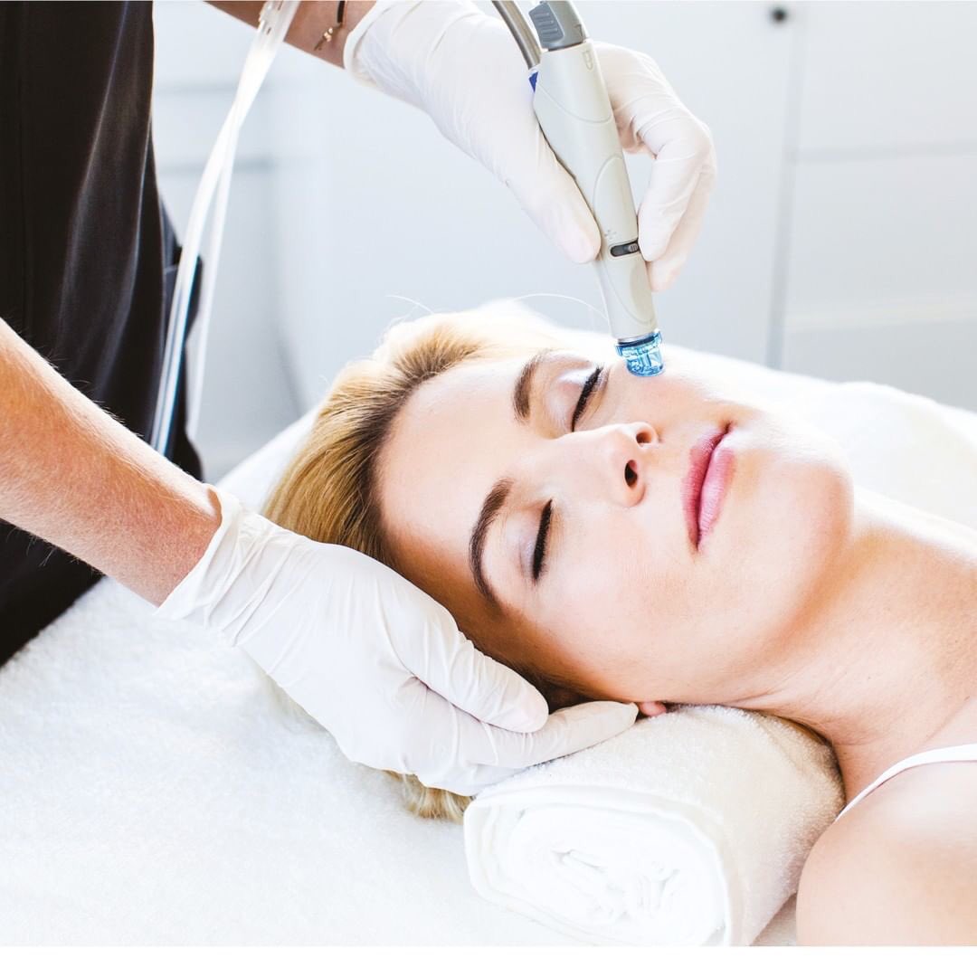 PeakHealthClub's tweet photo. Have you tried our amazing #HydraFacial? It’s fantastic for cleansing and hydrating the skin and leaving you with a glowing complexion! #skinhealthforlife #londonspa #facial https://t.co/MDm2eXHKNo