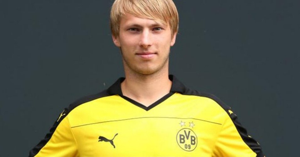RL__West's tweet photo. +++ Wechsel +++
Philipp #Hanke verlässt @BVB II und wechselt nach #TSVSteinbach, @RLSWInfo
#RegionalligaWest https://t.co/RCG4ljJtBq