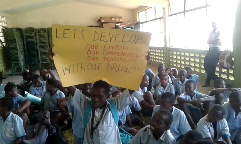 SmileHealthKen1's tweet photo. Our lives, our communities and our identities are more important, lets develop them
SAY NO TO DRUGS!..
#InternationalDayAgainstDrugAbuse
#Smileforchange
#JusticeForHealth https://t.co/kUehdgE0YV