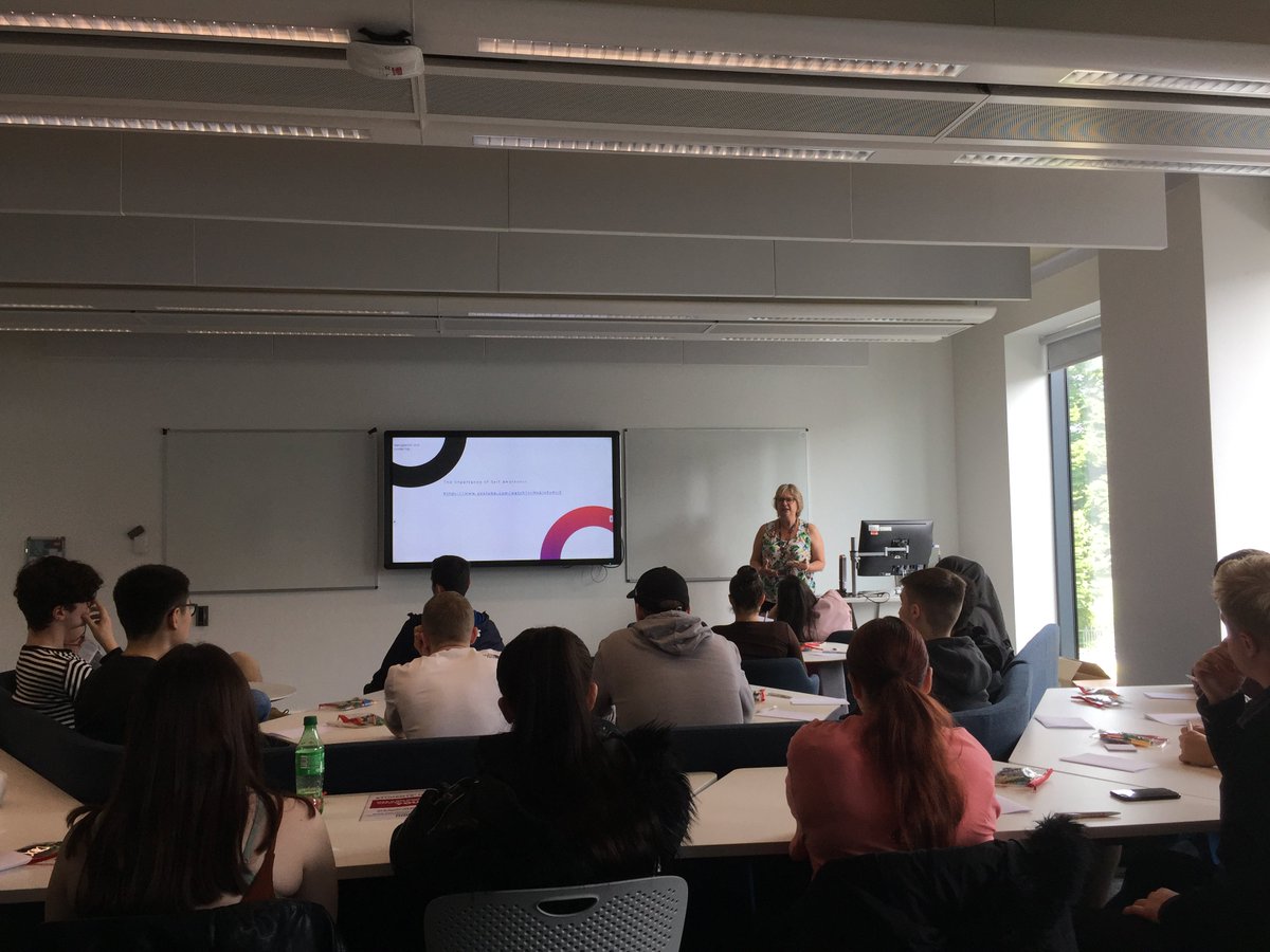 Fantastic morning <a href="/solentuni/">Southampton Solent University</a> with students for serious lego play, team roles, paper planes and critical thinking. Amazing to be told that our students are the best they've ever had in terms of engagement, enthusiasm, confidence &amp; intelligence! Inspired &amp; proud! <a href="/HighburyCollege/">Highbury College</a>