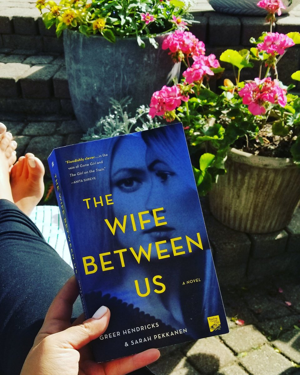 abcface3's tweet photo. Alright @missmoitall16. Ready to start your recommendation! #thewifebetweenus #summerreading #balancingbooks #itsfinallysummer https://t.co/tmoinyZBtU