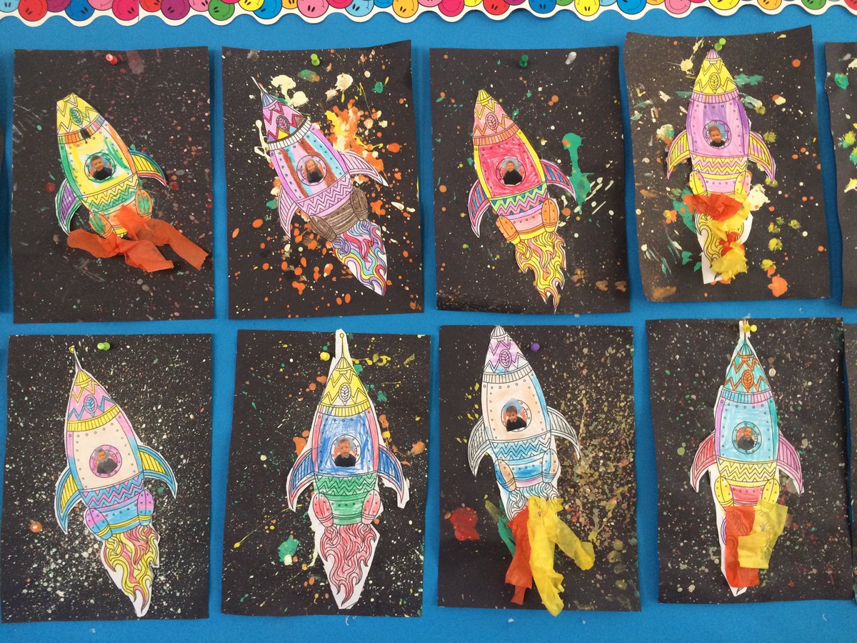 MsoreganSCMJ's tweet photo. Amazing rockets in room 13👍🏻 #spacetravel #aistear https://t.co/2ZXLLqPhsU