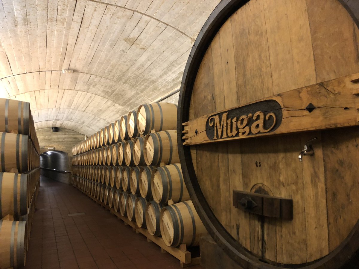 legio_gemina's tweet photo. Encantados con la visita a @bodegasmuga y el trato de su personal. La bodega cuida hasta el mas minimo detalle y la visita se convirtió en una experiencia única. Visita obligada para amantes del vino!! https://t.co/z4MQdsJsMU