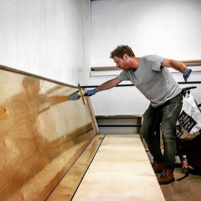 Olliewah's tweet photo. Le banquette Meister strikes again. Look at that dynamism! Look at that poise! Look at that shine!! #pic #wip @rickpowelldesign https://t.co/EdbqrLtza7 https://t.co/146Wqb4moY