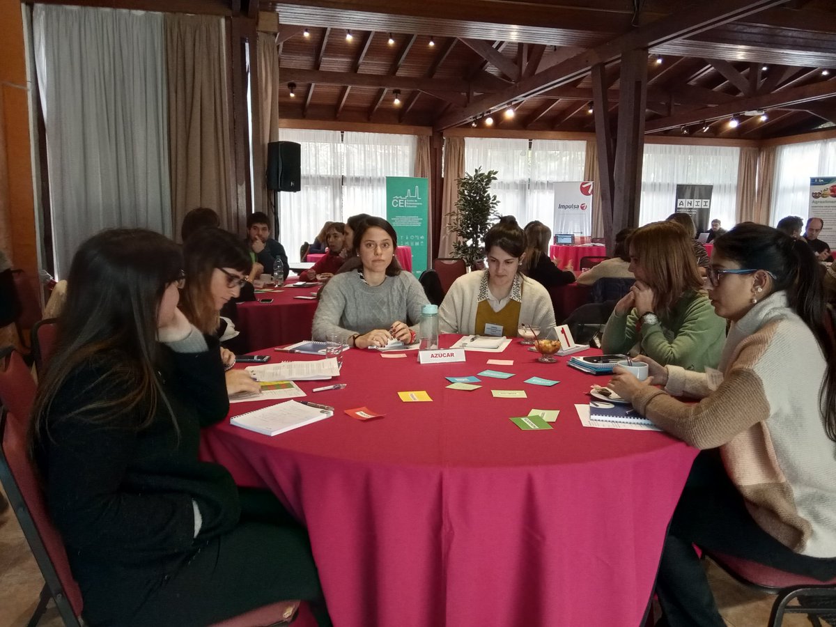 impulsa_ciu's tweet photo. Ya comenzaron las mesas de trabajo entre integrantes de empresas e investigadores donde estos últimos podrán realizar propuestas que den solución a las problemáticas de las empresas de la industria alimentaria. @INEFOPoficial @camindus @impulsalimentos https://t.co/QAJsT996vD